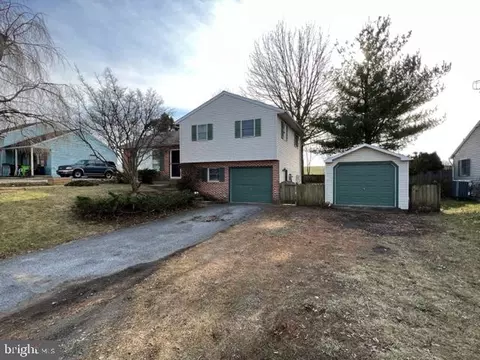75 N Sheridan Rd, Newmanstown, PA 17073