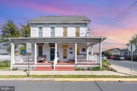 701 W Cherry St, Palmyra, PA 17078