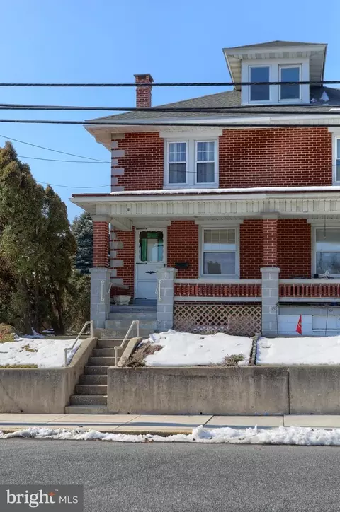 111 N Railroad St, Myerstown, PA 17067