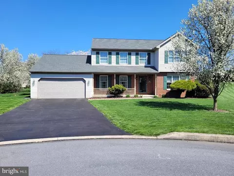 15 White Oak Cir, Palmyra, PA 17078