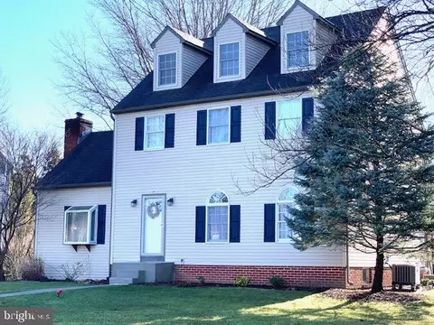 1412 Mallard Point Dr, Palmyra, PA 17078