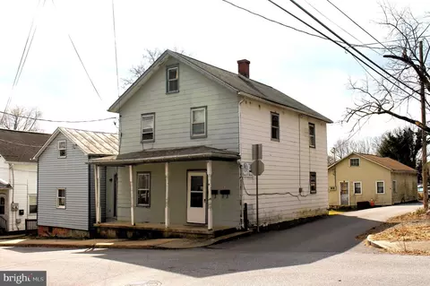 27 S King St, Annville, PA 17003
