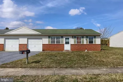 231 S Center St, Cleona, PA 17042