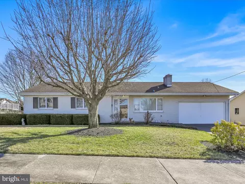 220 S Cyrus St, Cleona, PA 17042