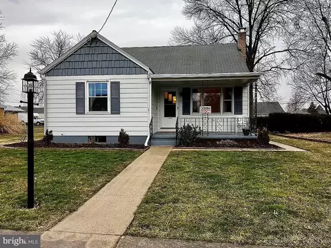 417 W Oak St, Palmyra, PA 17078