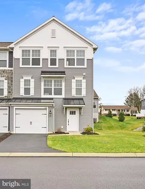 216 Highland Ct, Annville, PA 17003