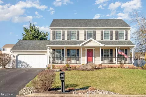 123 Apple Blossom Ln, Palmyra, PA 17078