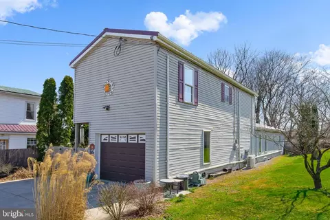 12 E Stoever Ave, Myerstown, PA 17067