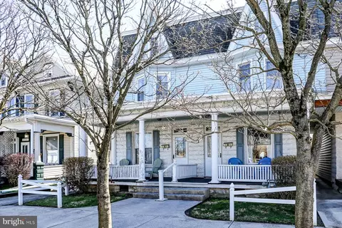Exterior - 326 E 328 E Cherry St, Palmyra, PA 17078 photo 2 of 10