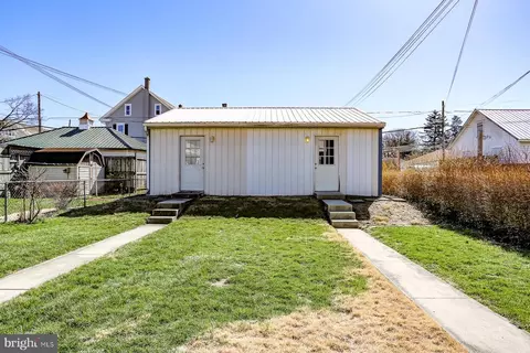 Exterior - 326 E 328 E Cherry St, Palmyra, PA 17078 photo 7 of 10