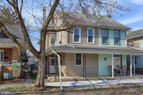 137 N Lincoln St, Palmyra, PA 17078