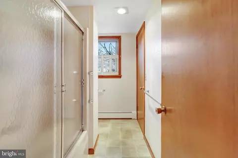 Entry Way - 1025 E Cherry St, Palmyra, PA 17078 photo 4 of 4