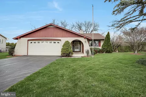 Exterior - 1025 E Cherry St, Palmyra, PA 17078 photo 1 of 6