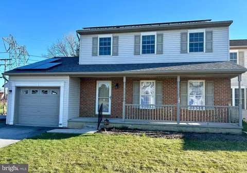 2 Lighthouse Dr, Jonestown, PA 17038