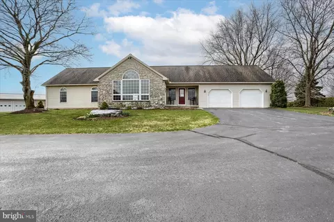 22 Plum St, Annville, PA 17003