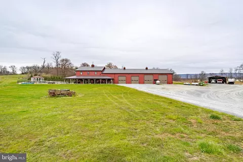 64 Cavalry Rd, Jonestown, PA 17038