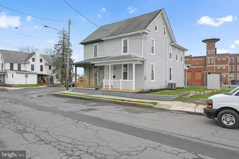 48 E Front St, Palmyra, PA 17078