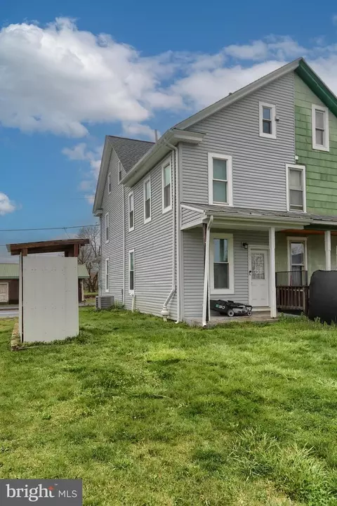 Exterior - 48 E Front St, Palmyra, PA 17078 photo 2 of 4
