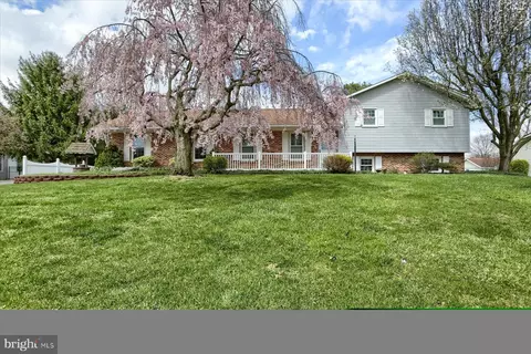 165 Schoolhouse Rd, Palmyra, PA 17078
