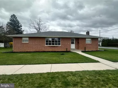 140 Pajabon Dr, Palmyra, PA 17078