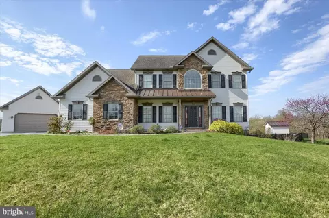 8 Terrace Ln, Annville, PA 17003