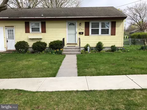 411 E Maple St, Annville, PA 17003