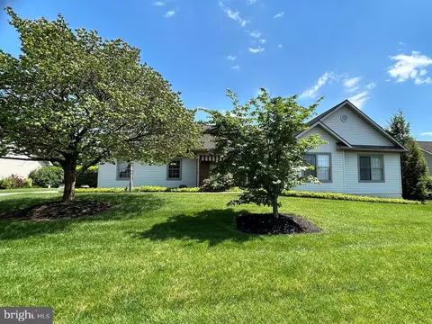 332 Homestead Dr, Lebanon, PA 17042