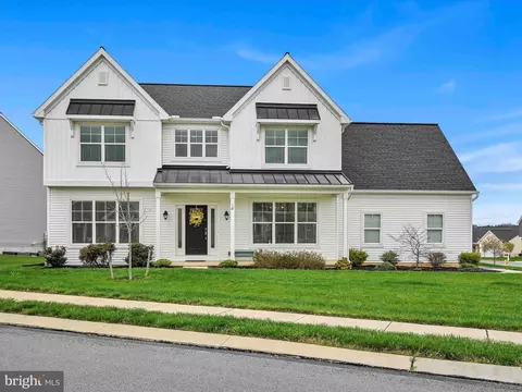 18 Wren Dr, Lebanon, PA 17042