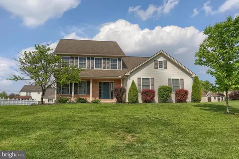 1515 Wheatfield Ln, Lebanon, PA 17042