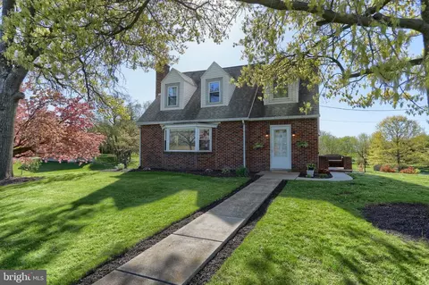 1030 E Maple St, Lebanon, PA 17046