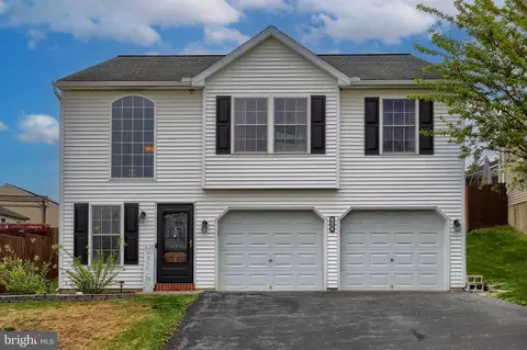 118 Twin Creeks Dr, Jonestown, PA 17038