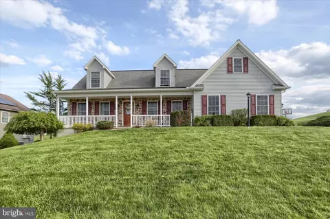 13 Pheasant Dr, Lebanon, PA 17046