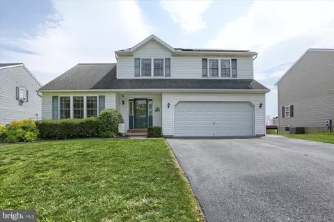 7 Lion Ln, Jonestown, PA 17038