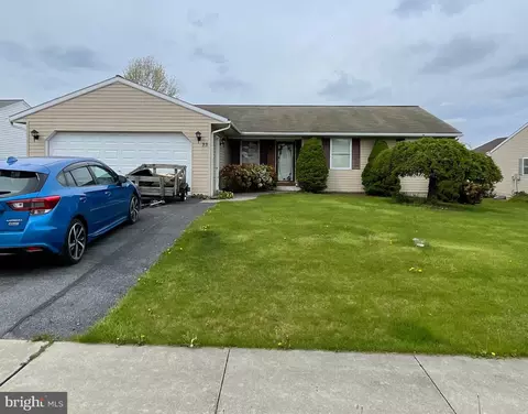 23 Central Dr, Newmanstown, PA 17073
