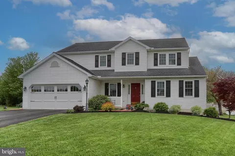 4 Honeybee Ct, Myerstown, PA 17067