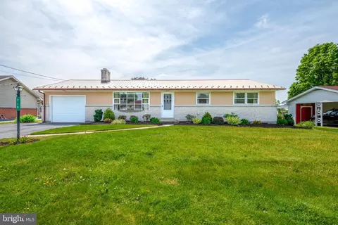 210 W Grant Ave, Myerstown, PA 17067