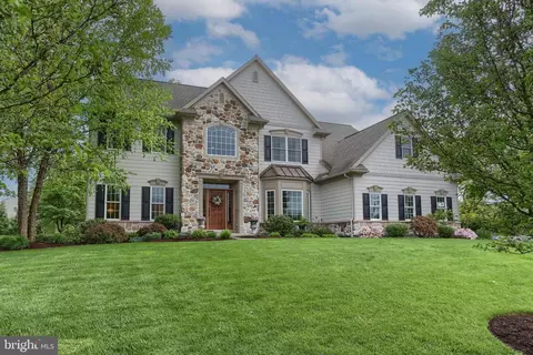 933 Meadowood Cir, Lebanon, PA 17042