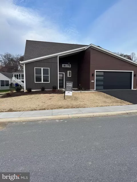 1007 Stanford Dr #195, Lebanon, PA 17042