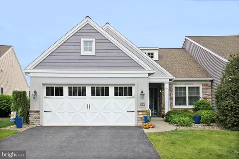 1028 English Dr, Lebanon, PA 17042