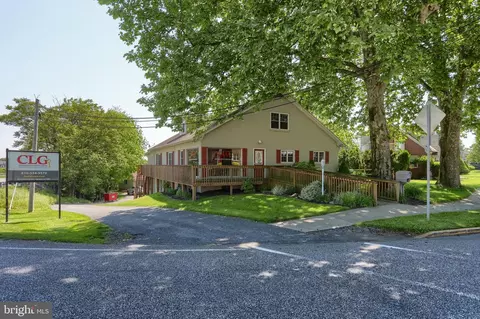 210 N Railroad St, Myerstown, PA 17067