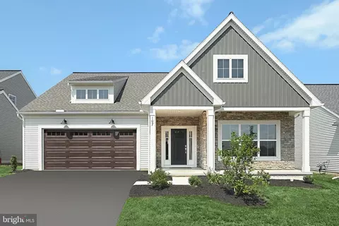 107 Grand Summit Dr, Annville, PA 17003