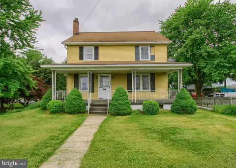 935 N Forge Rd, Palmyra, PA 17078