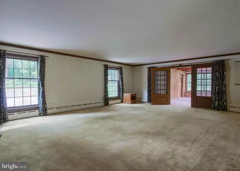 Living - 101 Burd Coleman Rd, Lebanon, PA 17042 photo 2 of 6