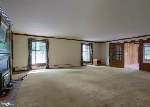 Living - 101 Burd Coleman Rd, Lebanon, PA 17042 photo 3 of 6