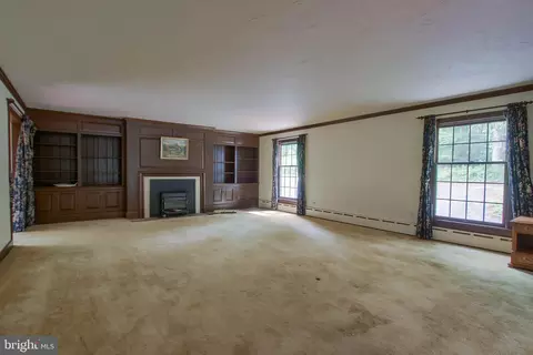Living - 101 Burd Coleman Rd, Lebanon, PA 17042 photo 1 of 6