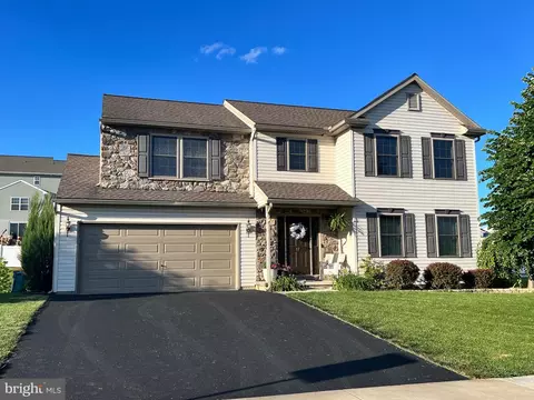 17 Greystone Xing, Lebanon, PA 17042
