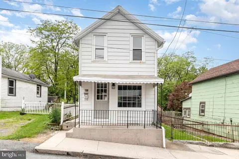 827 S 6th St, Lebanon, PA 17042