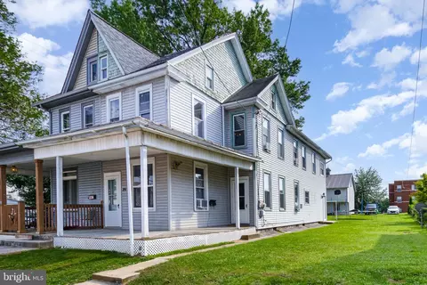 29 N Locust St, Palmyra, PA 17078