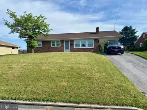 837 E Canal St, Lebanon, PA 17046