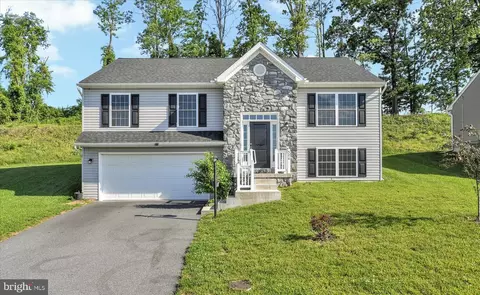 526 Darlington Ave, Jonestown, PA 17038